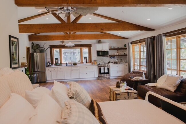 Building Photo - The Blue Pig Loft