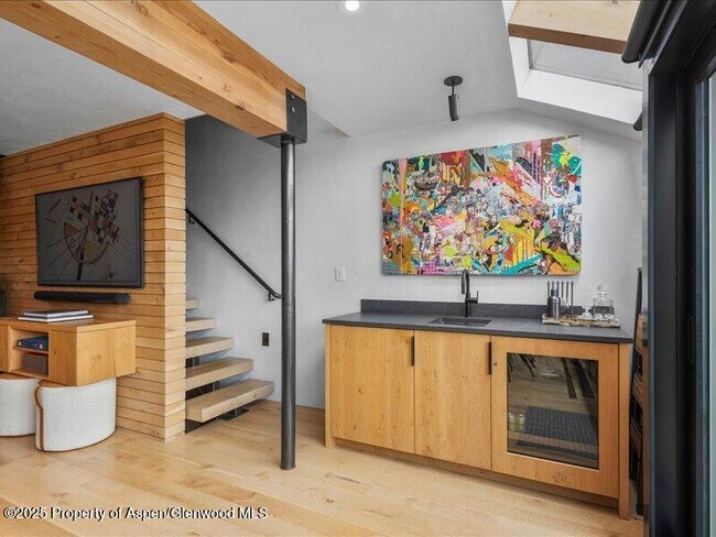 Building Photo - 100 N 8th St