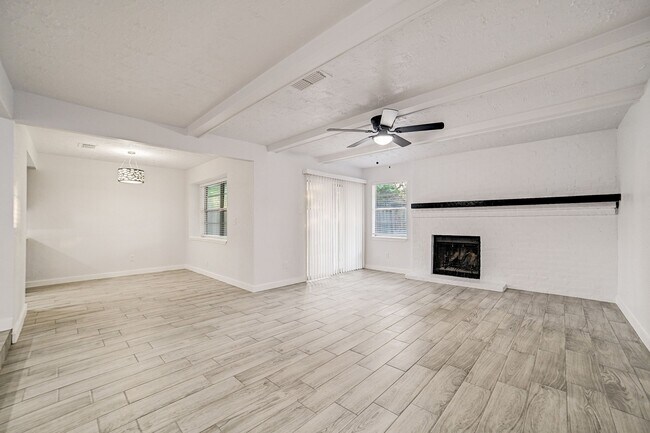 Building Photo - 3918 Cypressdale Dr