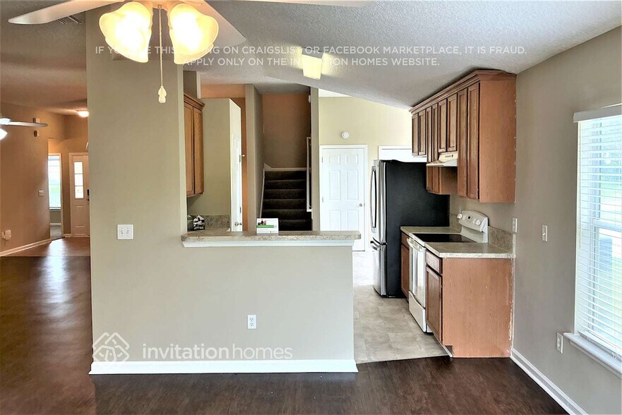 Building Photo - 13742 Fish Eagle Dr W