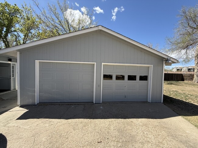 Building Photo - 310 Chimney Park Dr