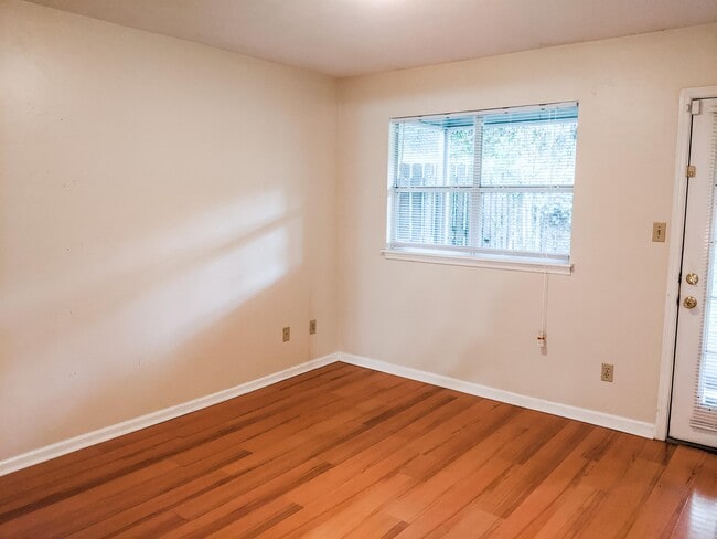 Building Photo - 104 S Whetherbine Way