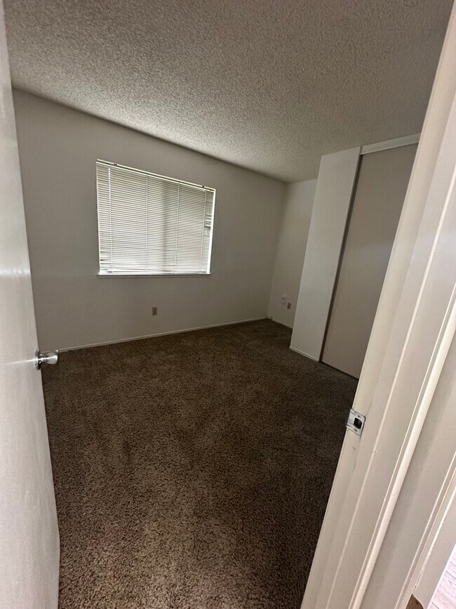 Building Photo - 2521 Casita Dr