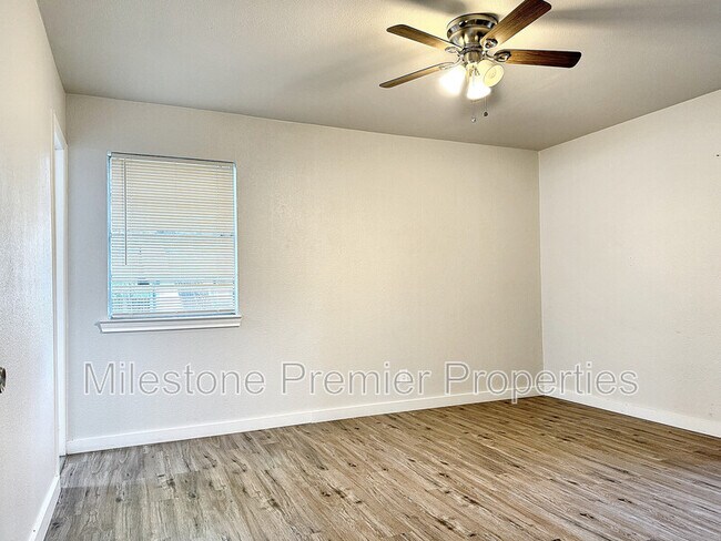 Building Photo - 218 Kansas St