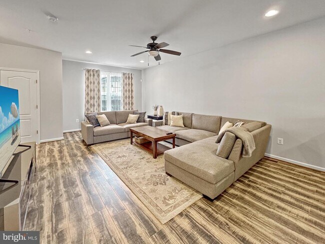 Building Photo - 12745 Longford Glen Dr