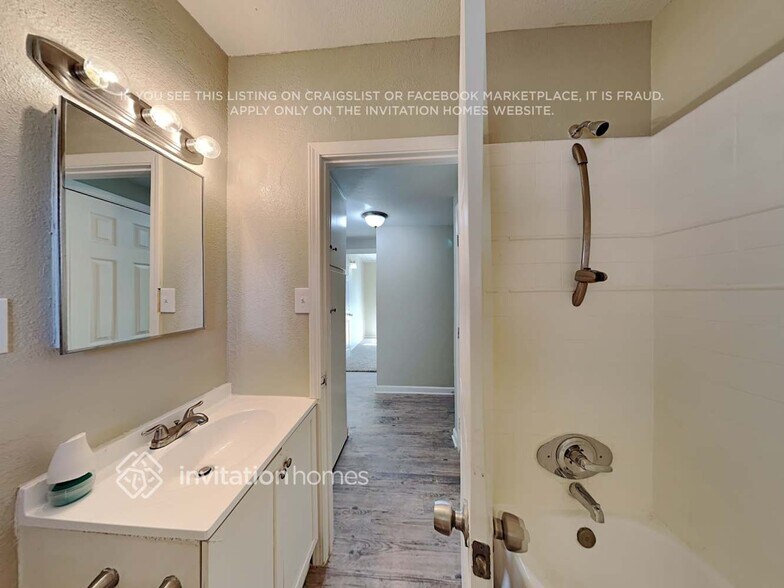 Building Photo - 927 Barbra Ln