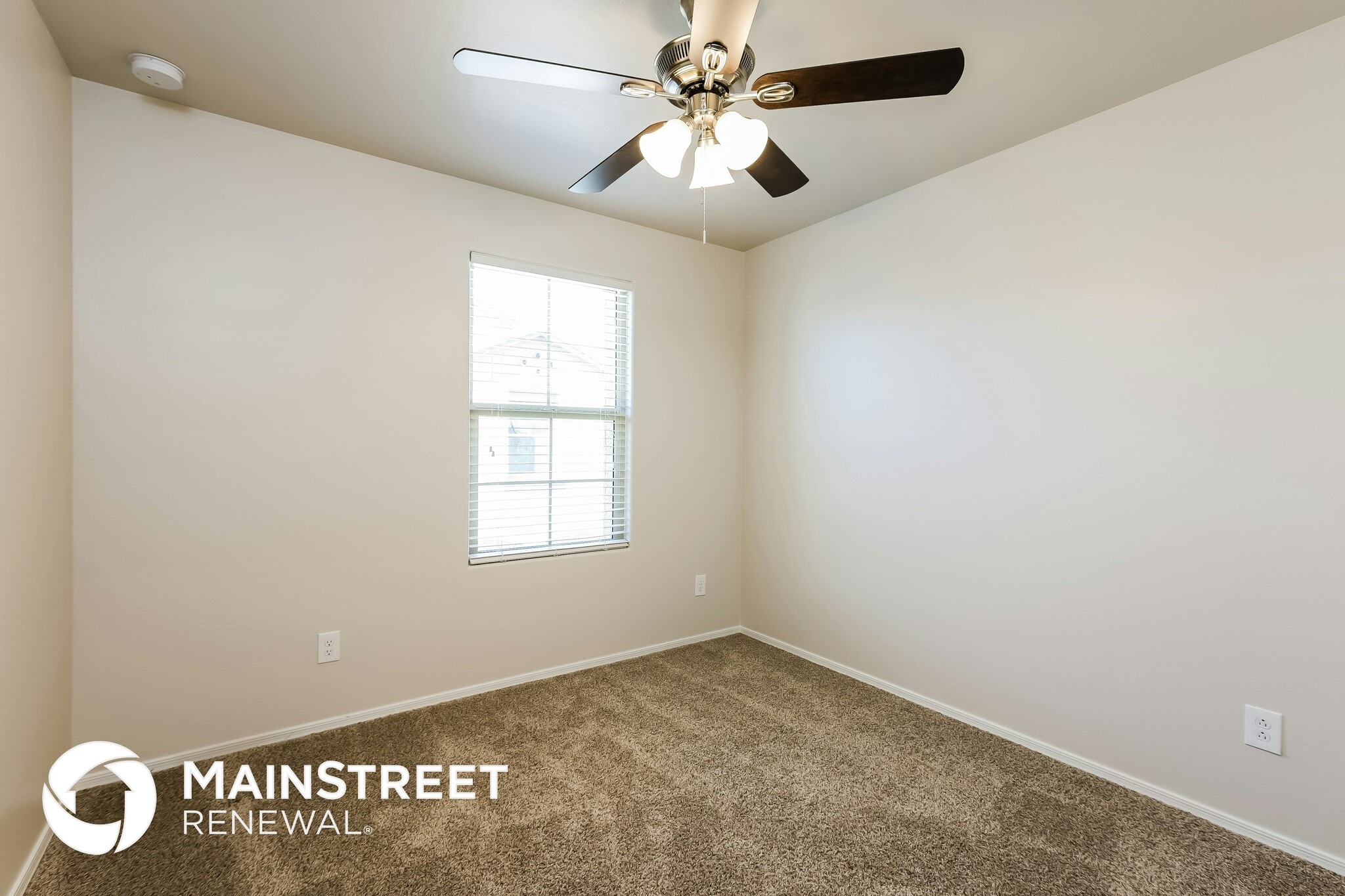 Building Photo - 16603 W Sierra St