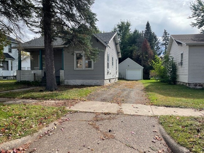 Building Photo - Welcome to 909 Forester Street in Wausau!