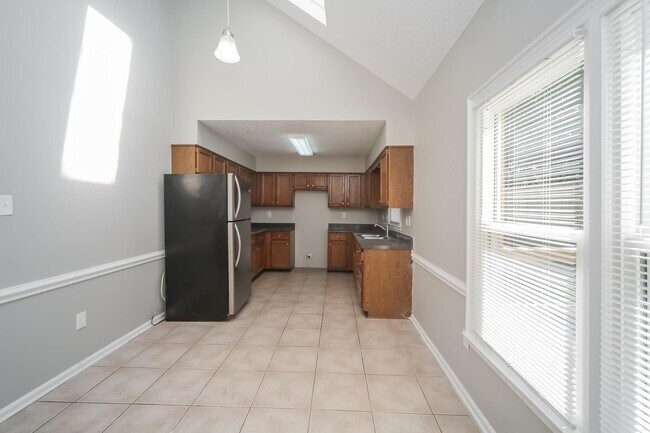 Building Photo - 4305 Satin Oak Cove