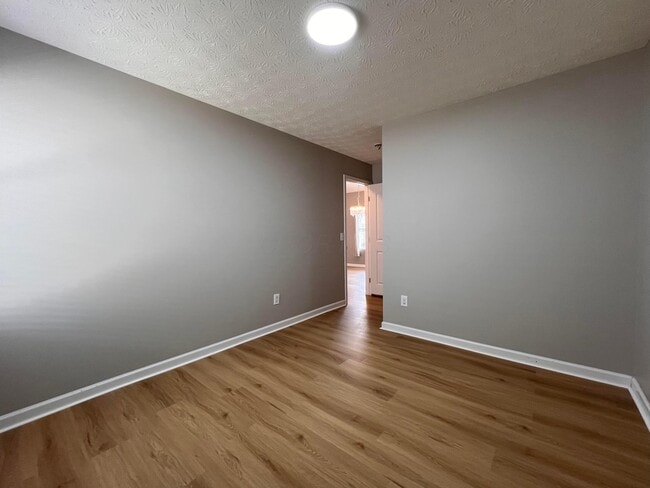 Building Photo - 133 Holly Hock Ln
