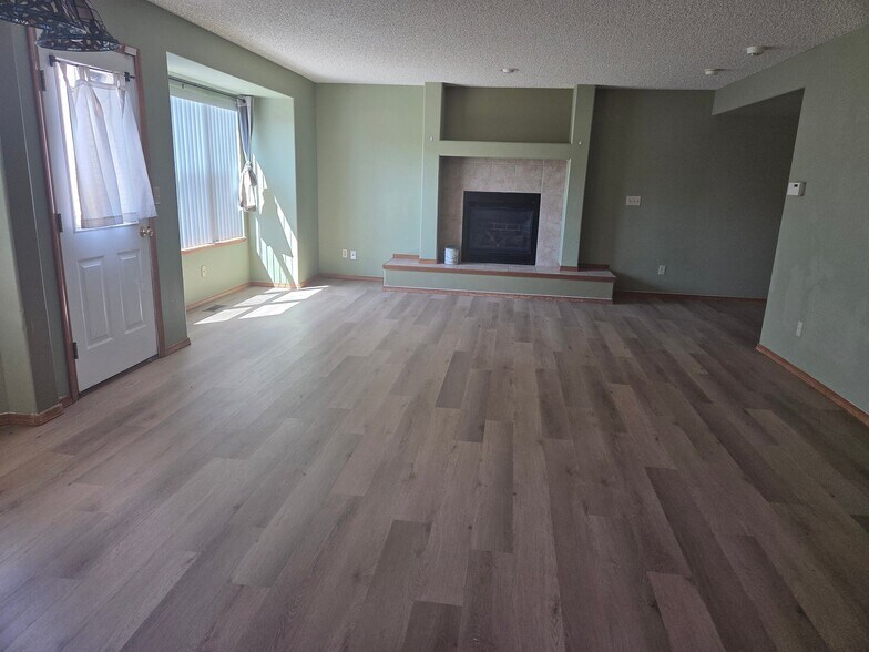 Building Photo - 2244 Pinyon Jay Dr