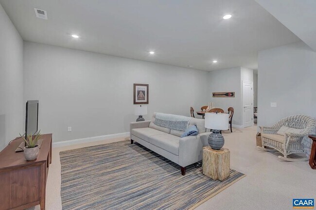 Building Photo - Upscale living in this beautiful model home in Old Trail - 4BR, 3.5 Ba
