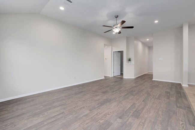 Building Photo - 21604 Pope Dr