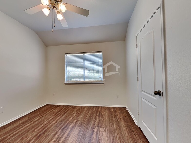 Building Photo - 2820 Hereford Rd