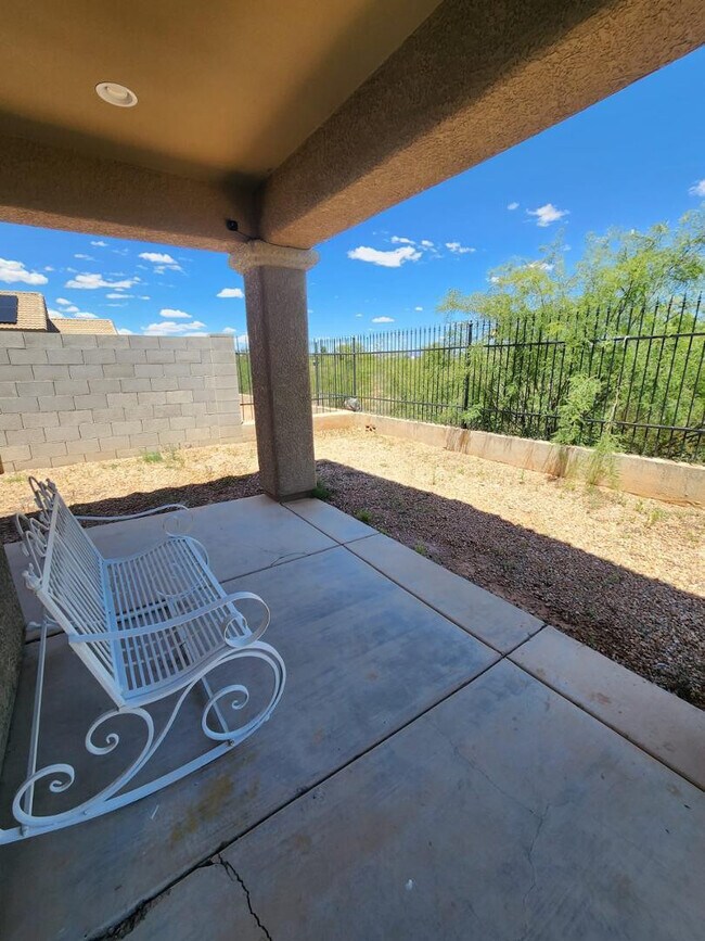 Building Photo - 3641 Cam Del Rancho