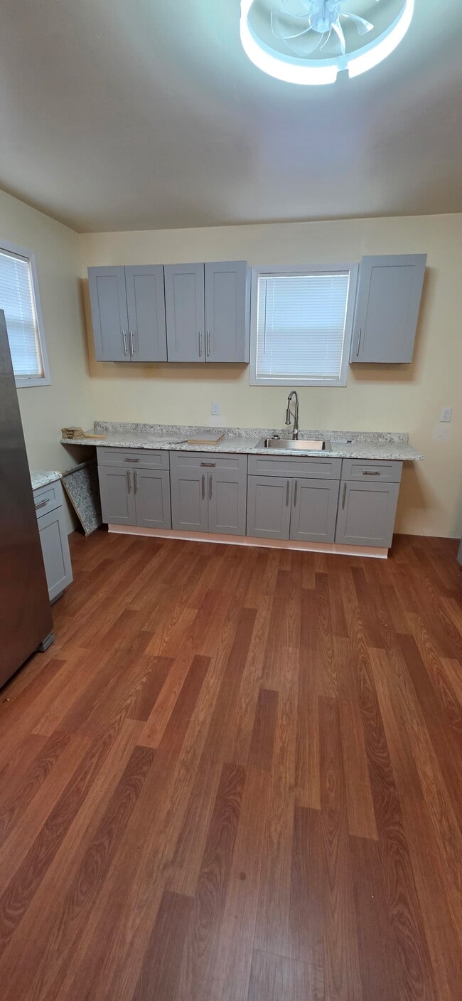 Building Photo - 400 N Dillard St