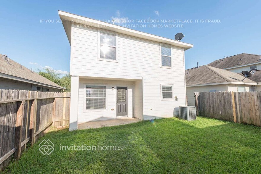 Building Photo - 6333 Mountain Pines Ln