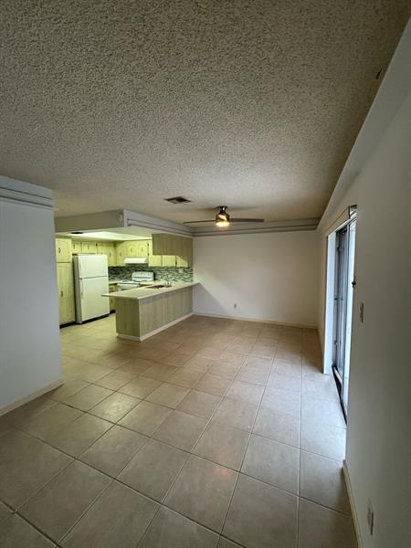 Building Photo - 7663 NW 73rd Terrace