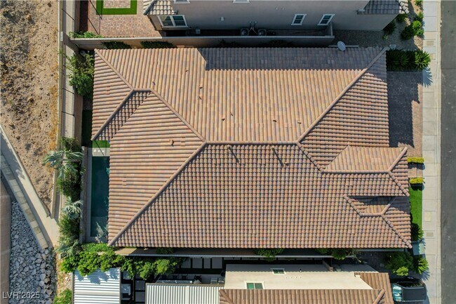 Building Photo - 3943 Reyes Ave