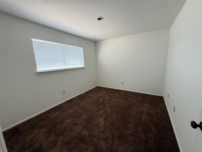 Building Photo - 8050 Sands Point Dr