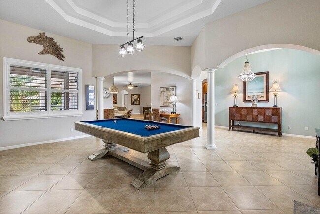 Building Photo - 2999 Dovedale Ct