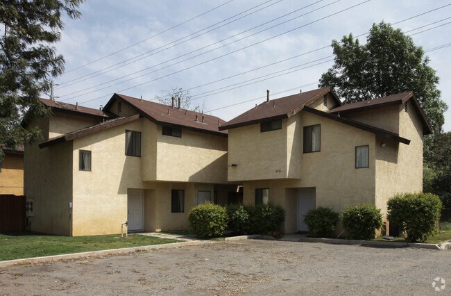 Primary Photo - Plum Tree Apartments