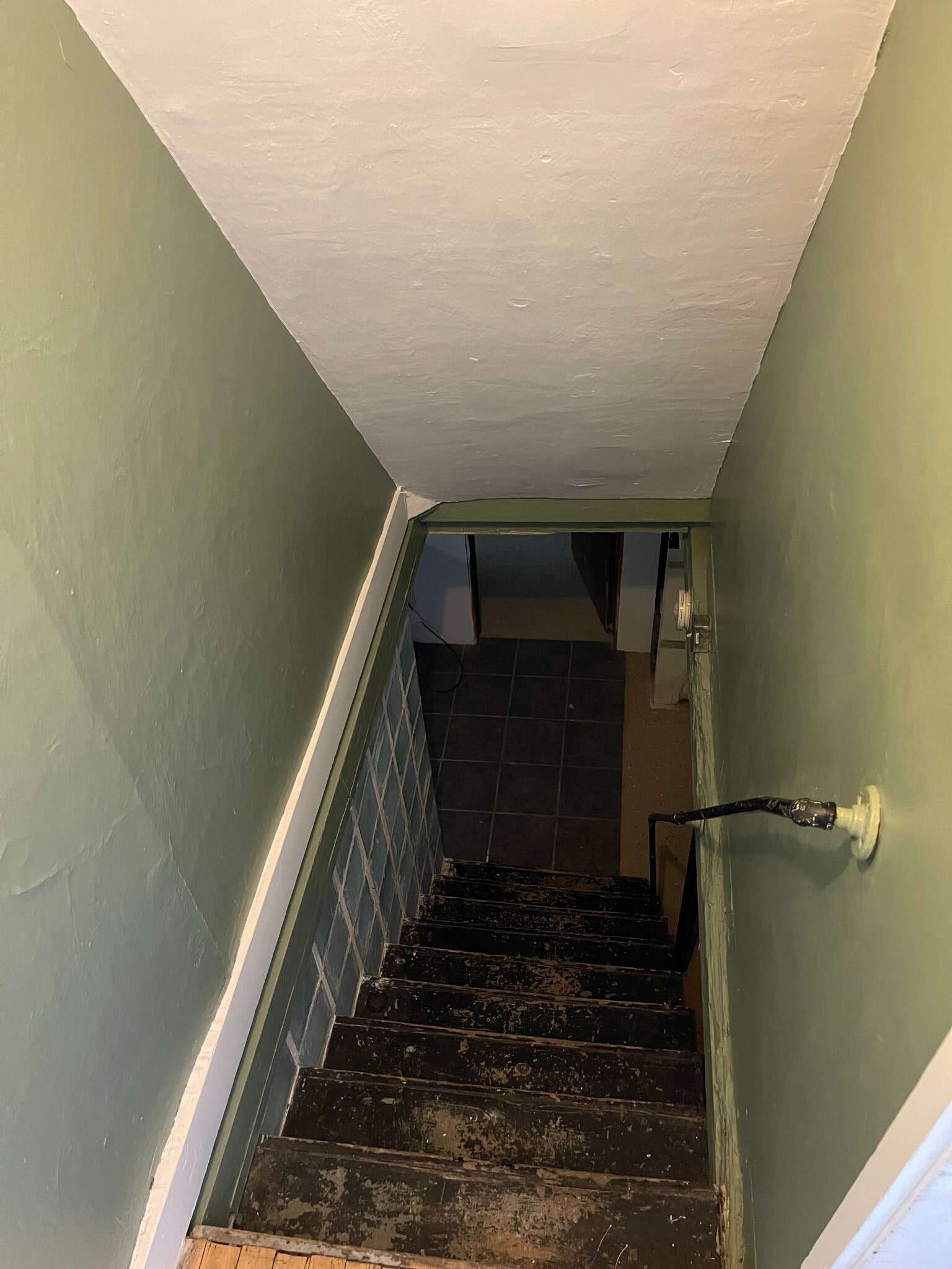 Building Photo - 721 24th St N