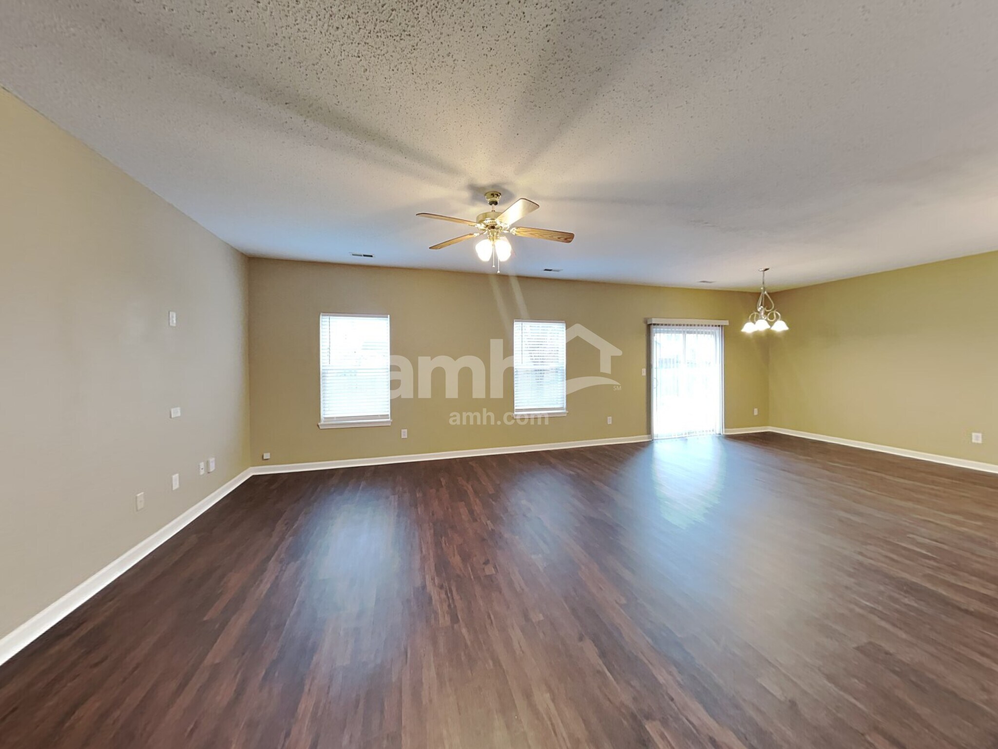 Building Photo - 657 Blue Meadow Dr