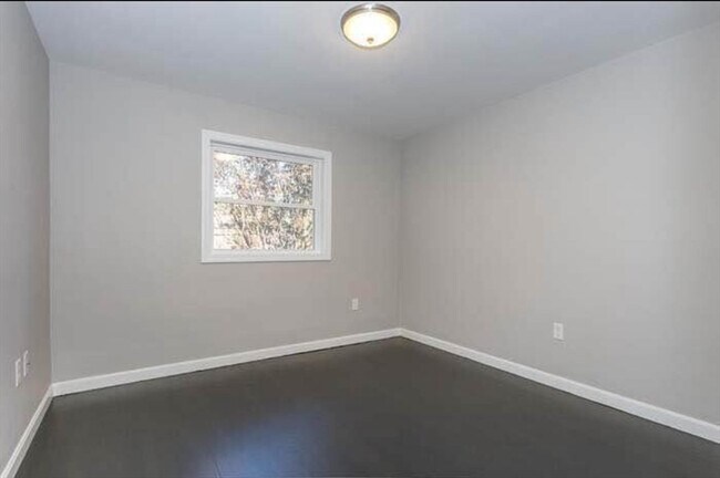 Building Photo - 115 Grove St