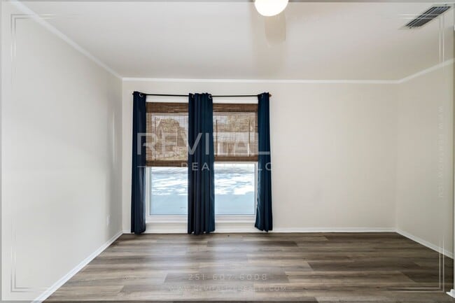 Building Photo - Perfect 3 Bd / 2 Ba Olde Towne Daphne Home!