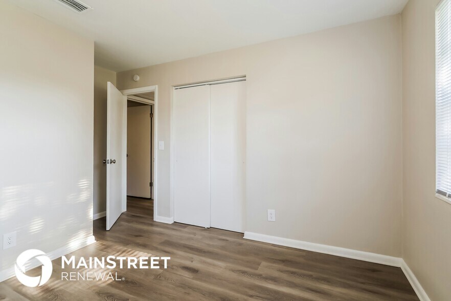 Building Photo - 4610 Anvers Blvd