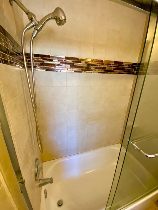 Building Photo - Charming 2 Bedroom/ 1.5 Bathroom Townhome in Fells Point Home w/ Private Patio!