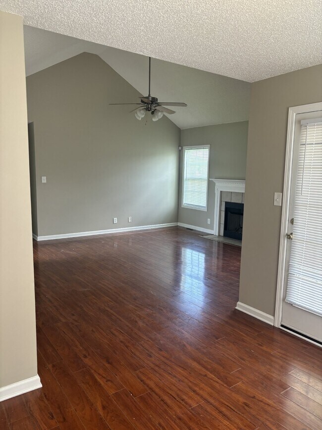 Building Photo - 409 Athena Dr