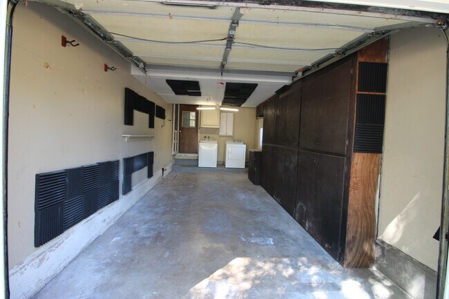 Building Photo - 59 Shirley Ln