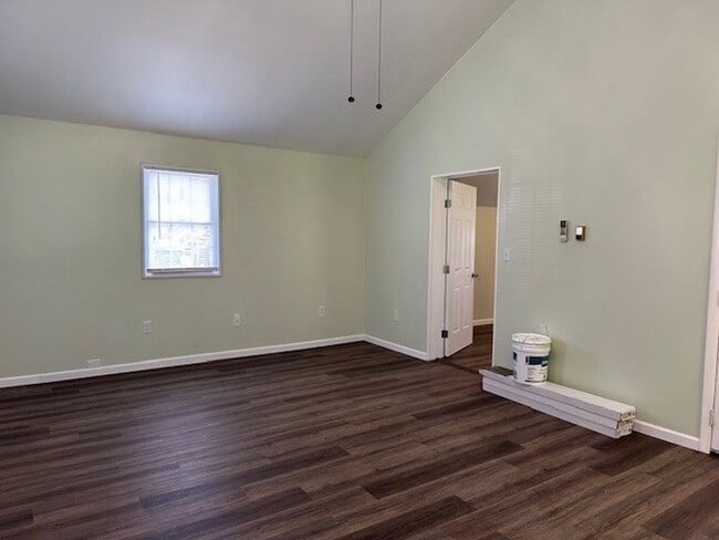 Building Photo - 153 Fisher Ave