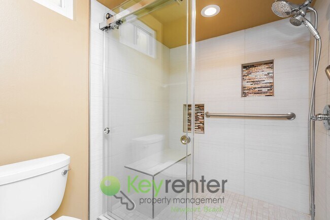 Building Photo - Fountain Valley Family Oasis