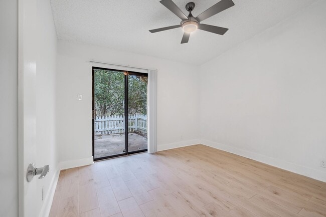 Building Photo - 1601 Faro Dr
