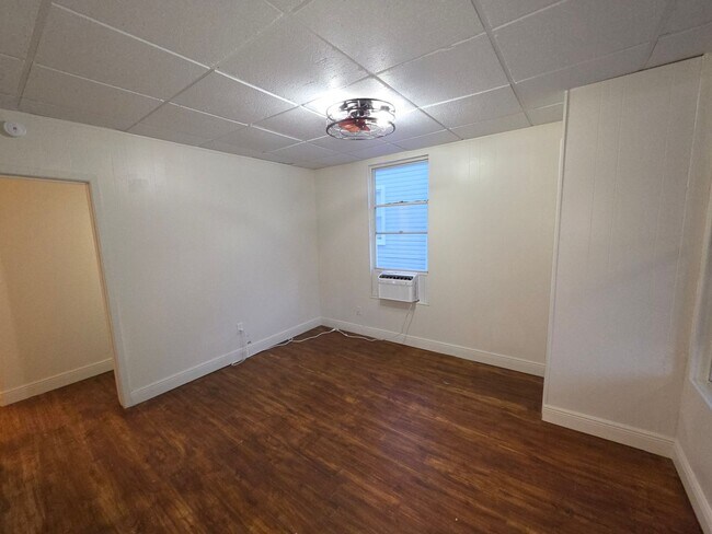 Building Photo - 202 Luella Ct
