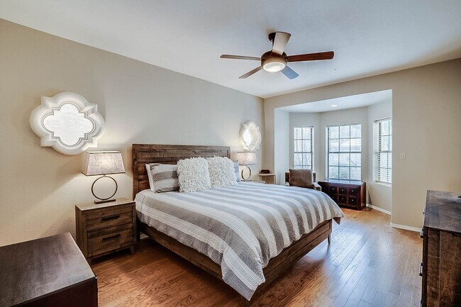 Building Photo - Resort Style Living - Furnished Three Bedr...