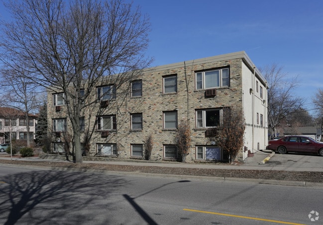 Building Photo - 424 West 24th Street