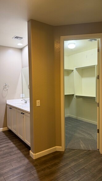 Building Photo - 13603 W Remuda Dr