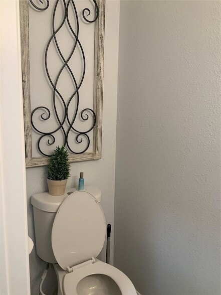 Building Photo - 840 Threadneedle St