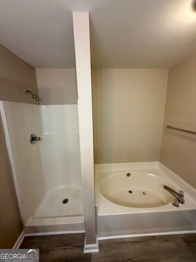 Building Photo - 110 Alice Dr