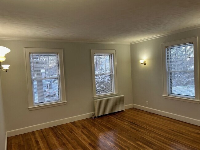 Building Photo - 20-22 Randall Avenue Unit 1
