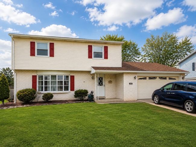 Building Photo - 314 Somerset Dr
