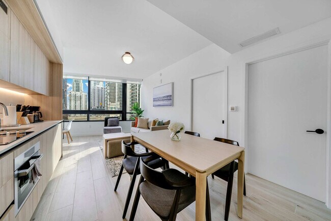 Building Photo - 225 N Miami Ave