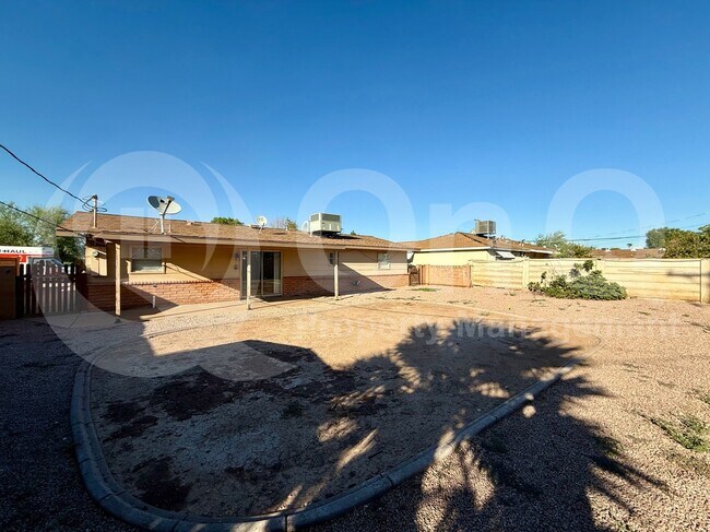 Building Photo - 1307 W Elna Rae St