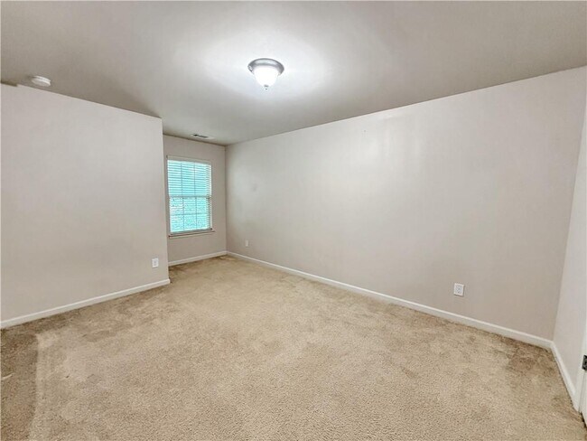 Building Photo - 2401 Attewood Dr