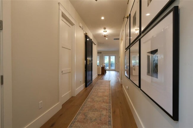 Building Photo - 2402 W Parkland Blvd