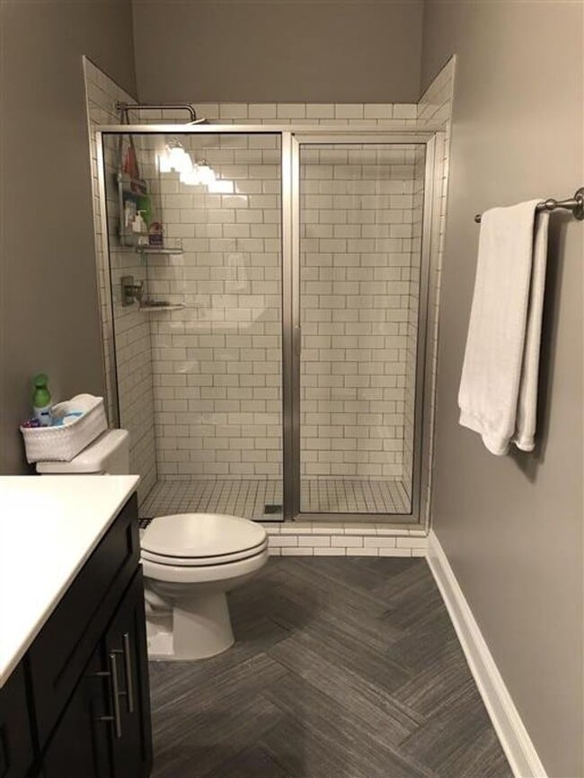 Building Photo - Extremely well maintained 3-bedroom, 2.5-bath home located in the highly desirable Woodlands comm...